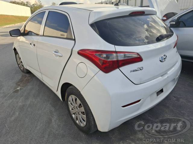 2015 HYUNDAI HB20 