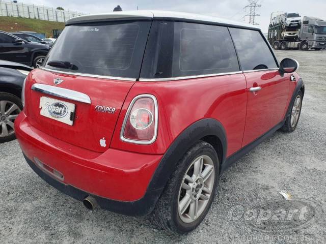 2011 MINI COOPER 