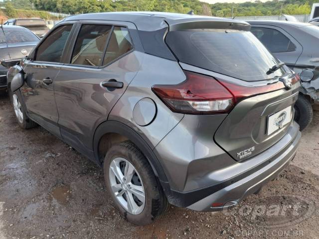 2025 NISSAN Kicks Play 