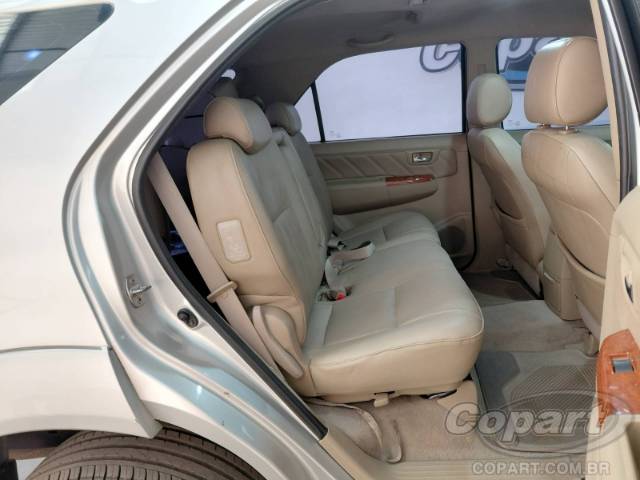 2011 TOYOTA HILUX SW4 