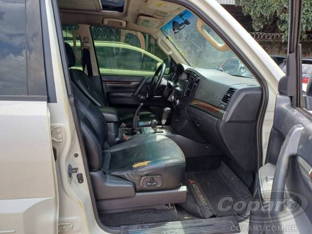 2013 MITSUBISHI PAJERO FULL 