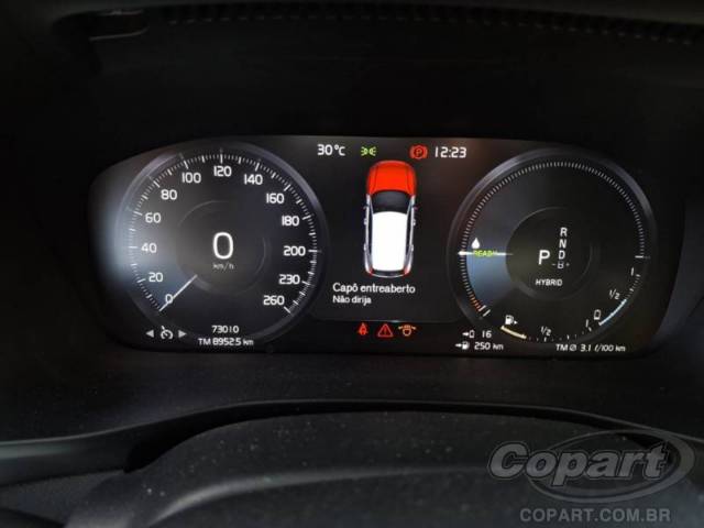 2021 VOLVO XC40 