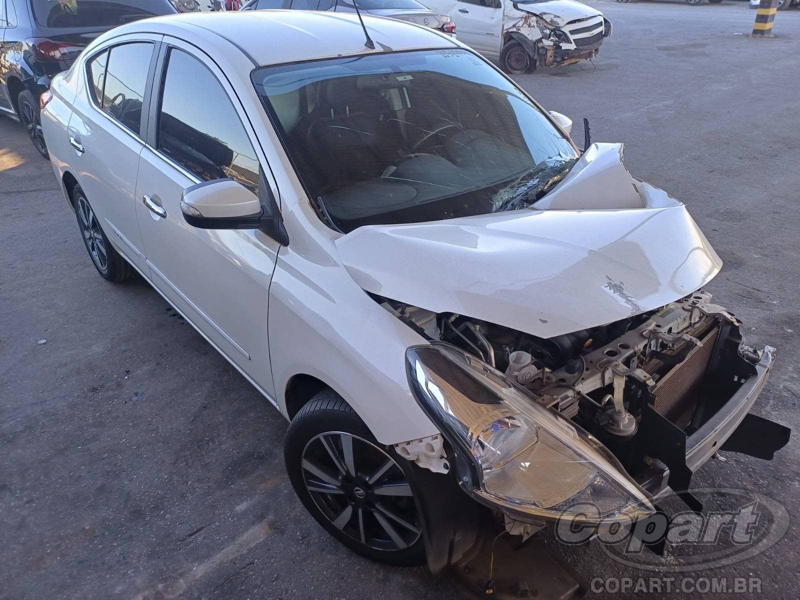 Nissan Versa 2018 em leilão
