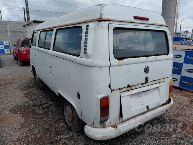 2011 VOLKSWAGEN KOMBI 