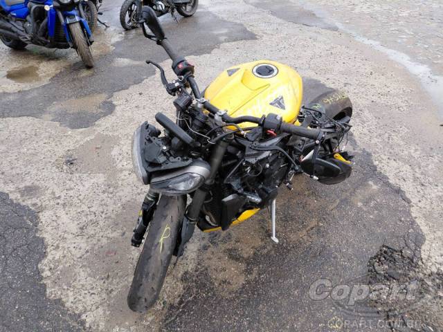 2025 TRIUMPH STREET TRIPLE 