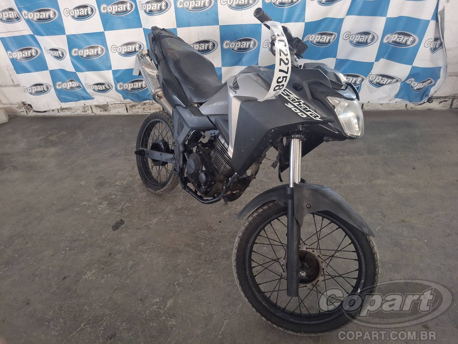 Honda XRE Sahara 300