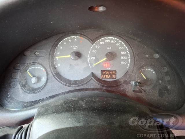 2004 CHEVROLET CORSA SEDAN 