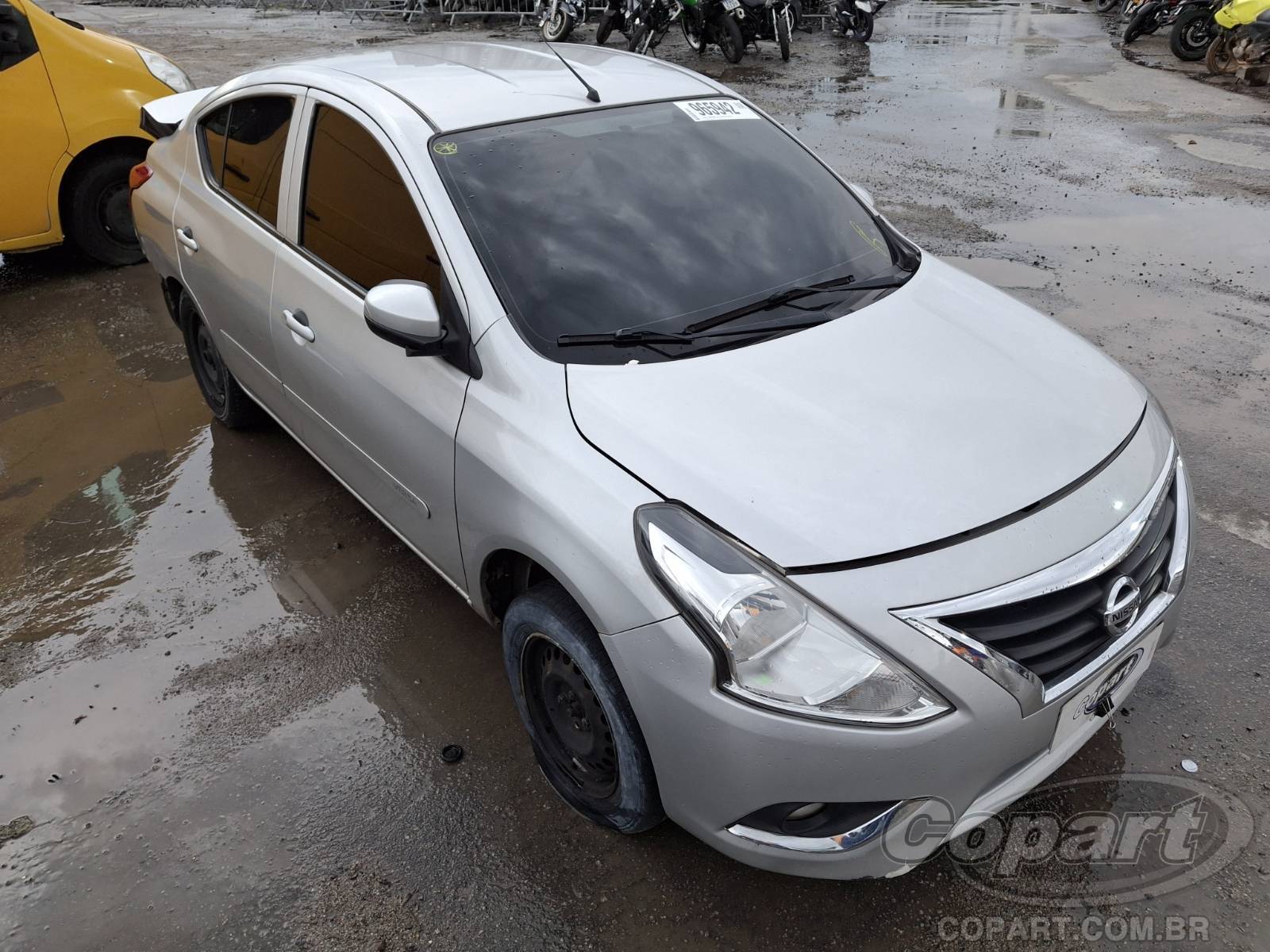 Veículo Nissan Versa Nissan Versa 1.0 2018 Colisão Média Monta 2018 em leilão