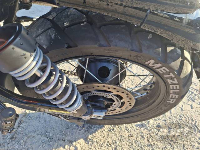 2024 TRIUMPH SCRAMBLER 