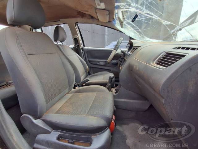 2011 VOLKSWAGEN FOX 