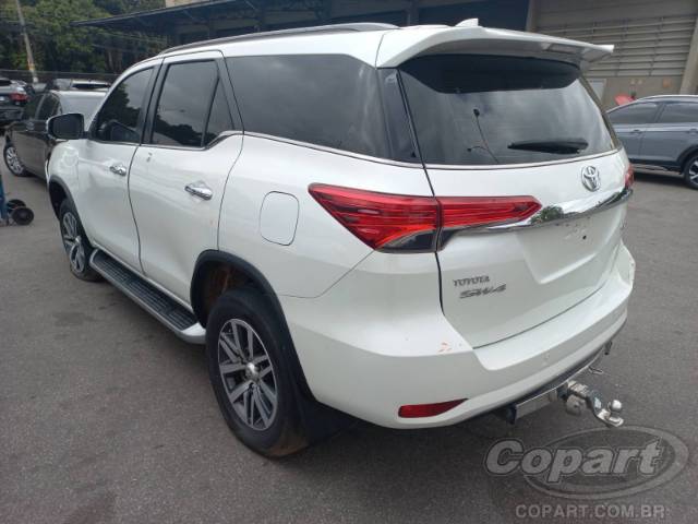 2016 TOYOTA HILUX SW4 