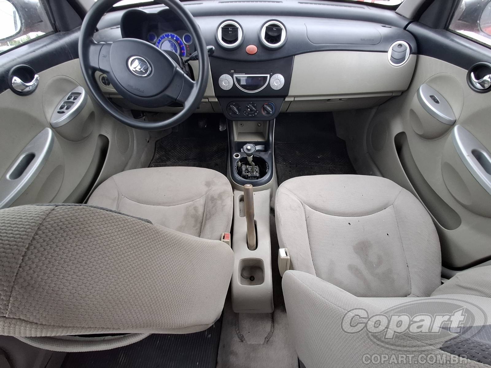 Foto 9 de 10: 2010 LIFAN 320