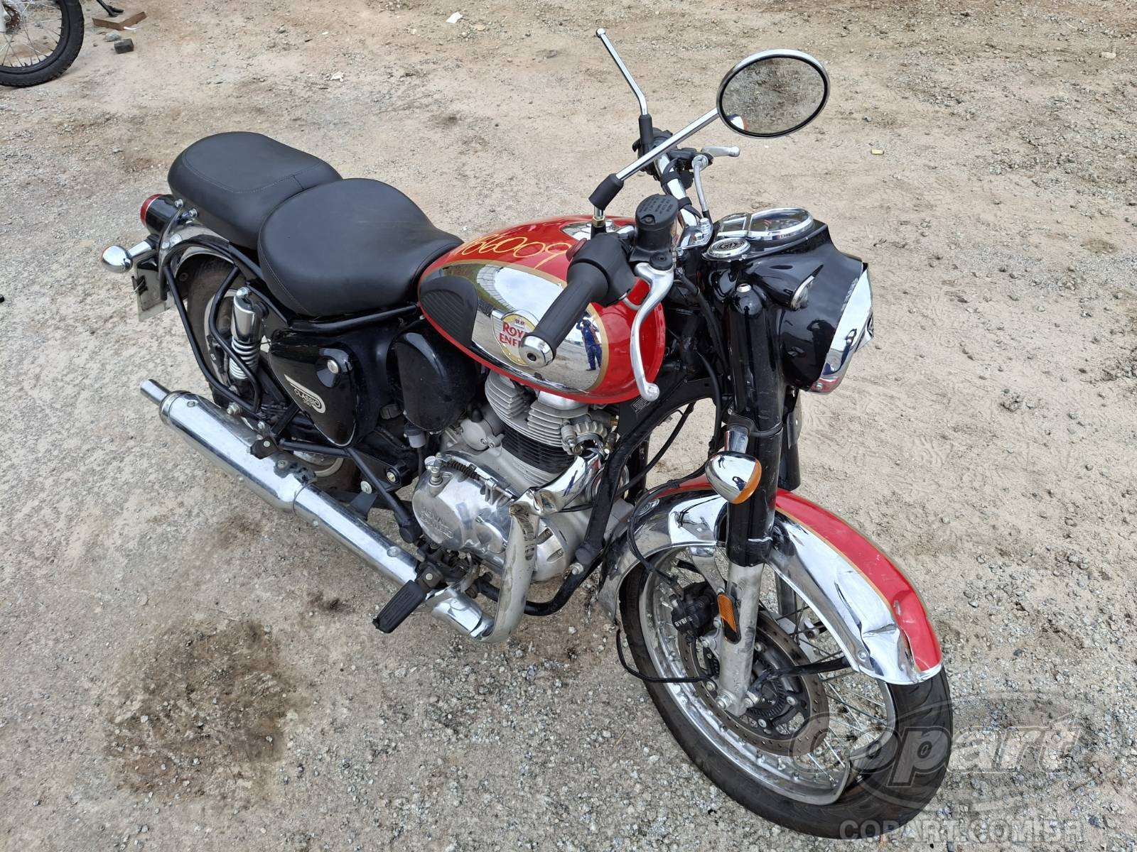 Royal Enfield Classic 350 2024 Médio Dano
