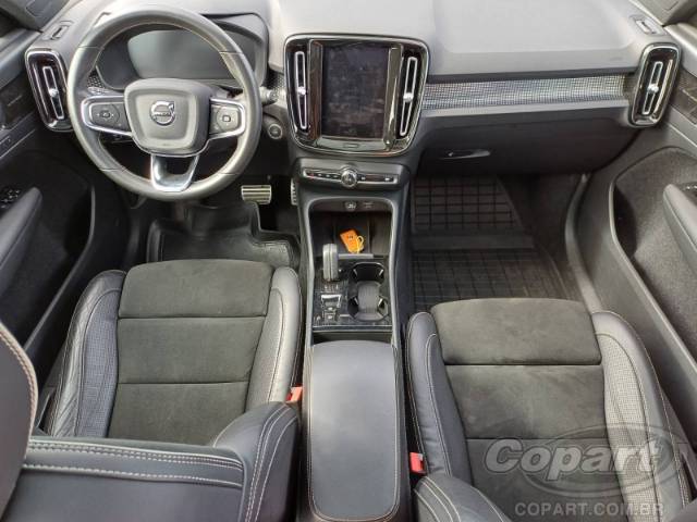2021 VOLVO XC40 