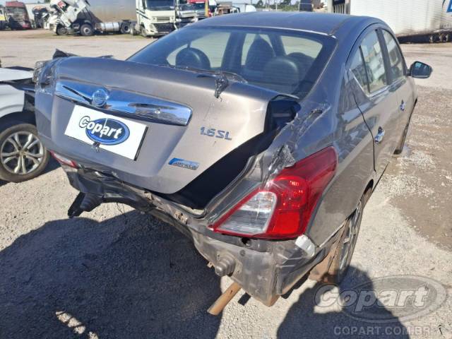 2017 NISSAN VERSA 