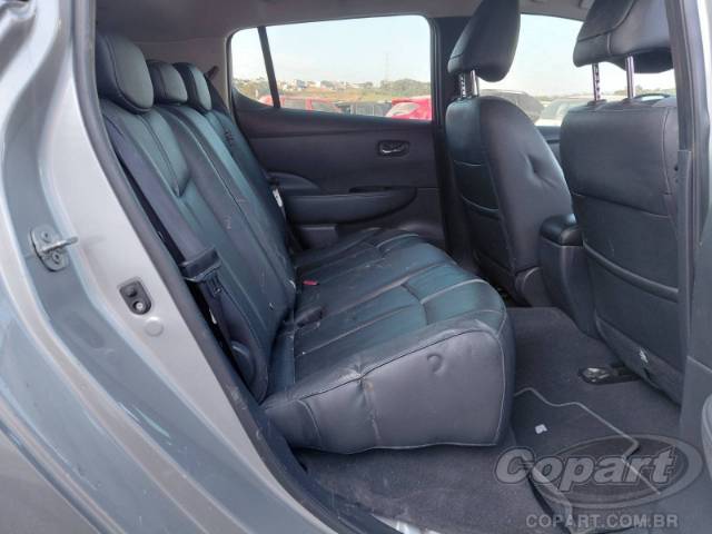 2022 NISSAN LEAF 