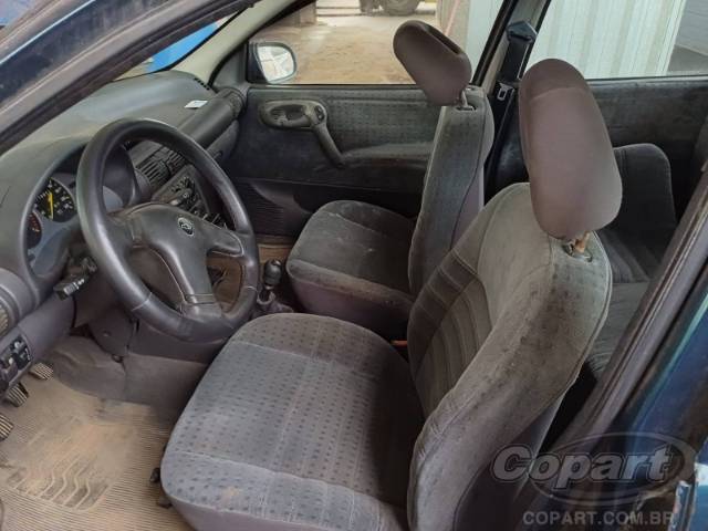 1998 CHEVROLET CORSA SEDAN 