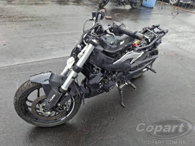 2025 BAJAJ DOMINAR 