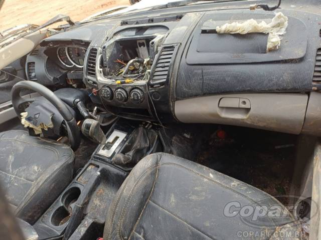2013 MITSUBISHI PAJERO DAKAR 