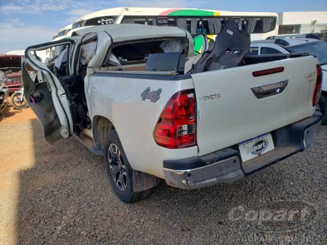 2021 TOYOTA HILUX CD 