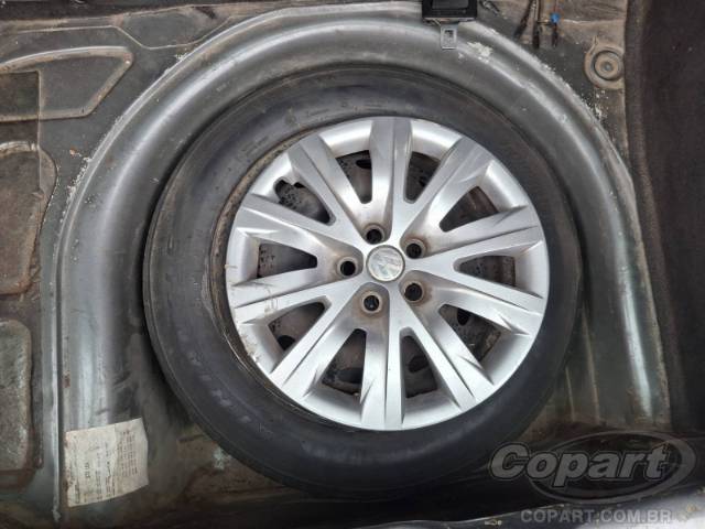 2012 VOLKSWAGEN FOX 