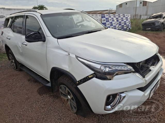 2018 TOYOTA HILUX SW4 
