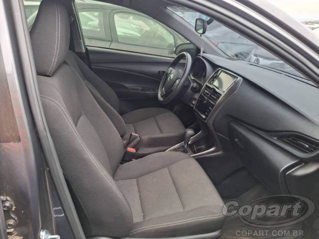 2024 TOYOTA YARIS SEDA 