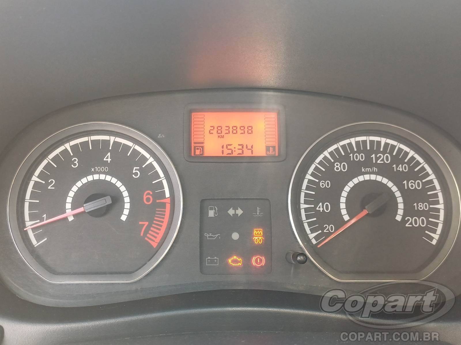 Foto 8 de 10: 2012 RENAULT LOGAN