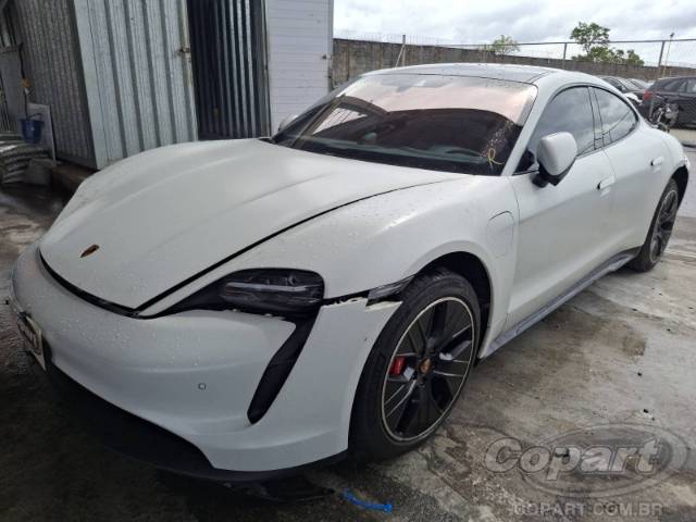 2021 PORSCHE TAYCAN 
