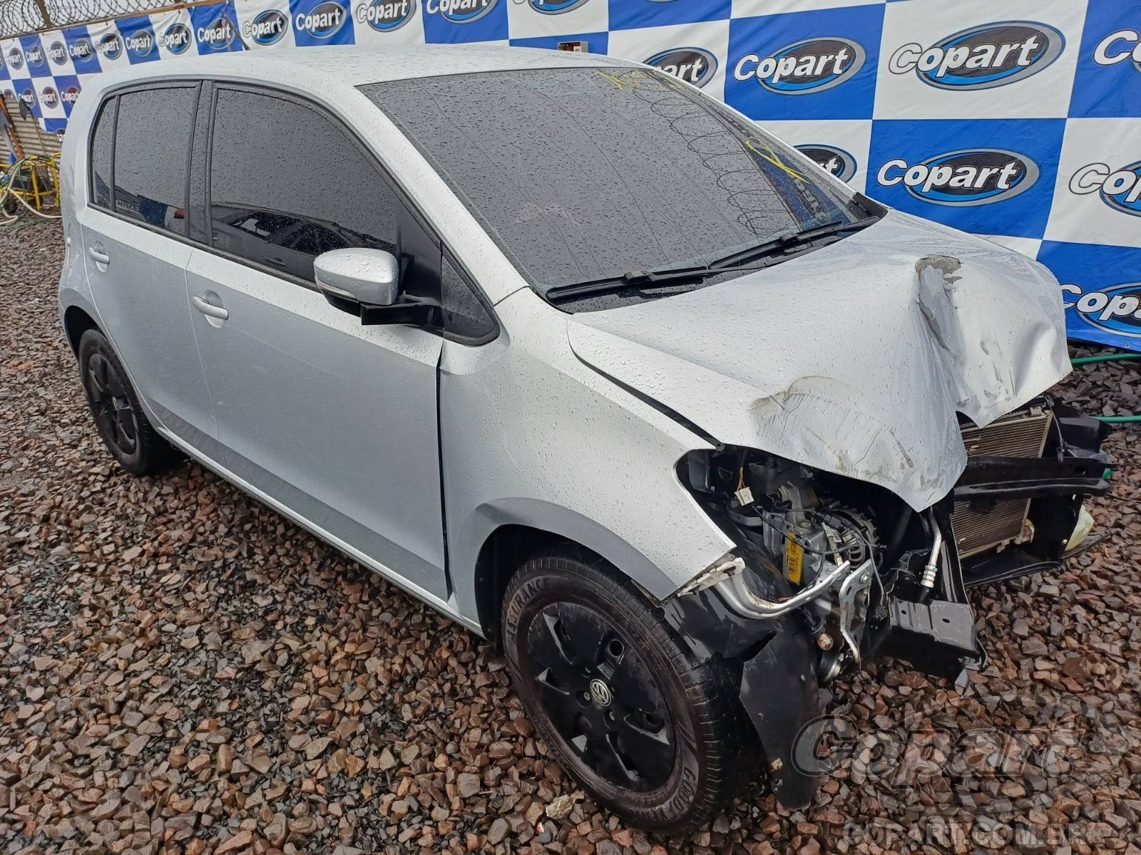 Veículo VW - VolksWagen Up VOLKSWAGEN UP MOVE 1.0 12V 2015 Colisão Média Monta 2015 em leilão