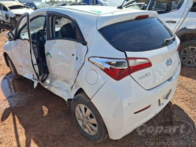 2015 HYUNDAI HB20 