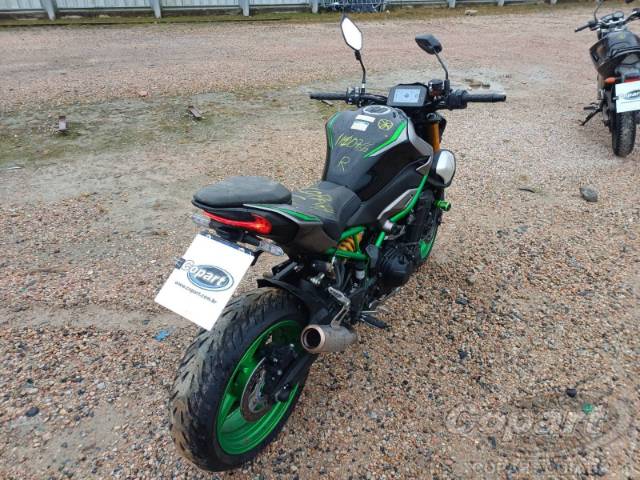 2026 KAWASAKI Z900 
