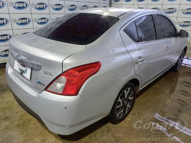 2017 NISSAN VERSA 