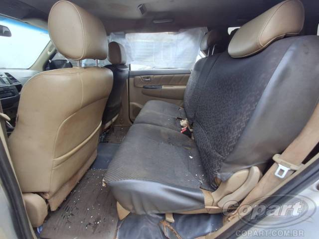 2013 TOYOTA HILUX SW4 