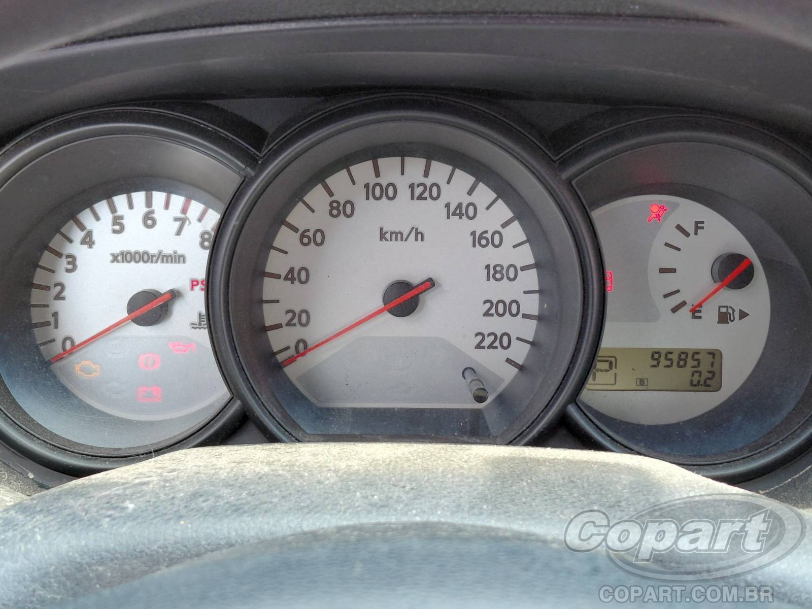 Foto 8 de 10: 2014 NISSAN LIVINA
