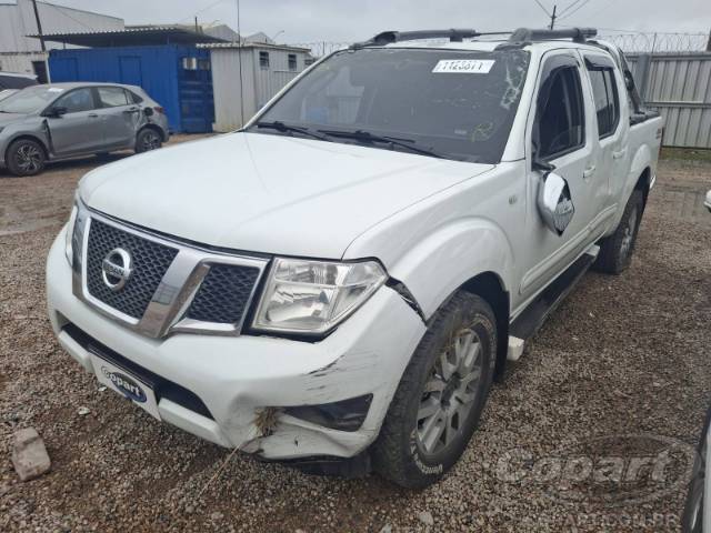 2015 NISSAN FRONTIER CD 