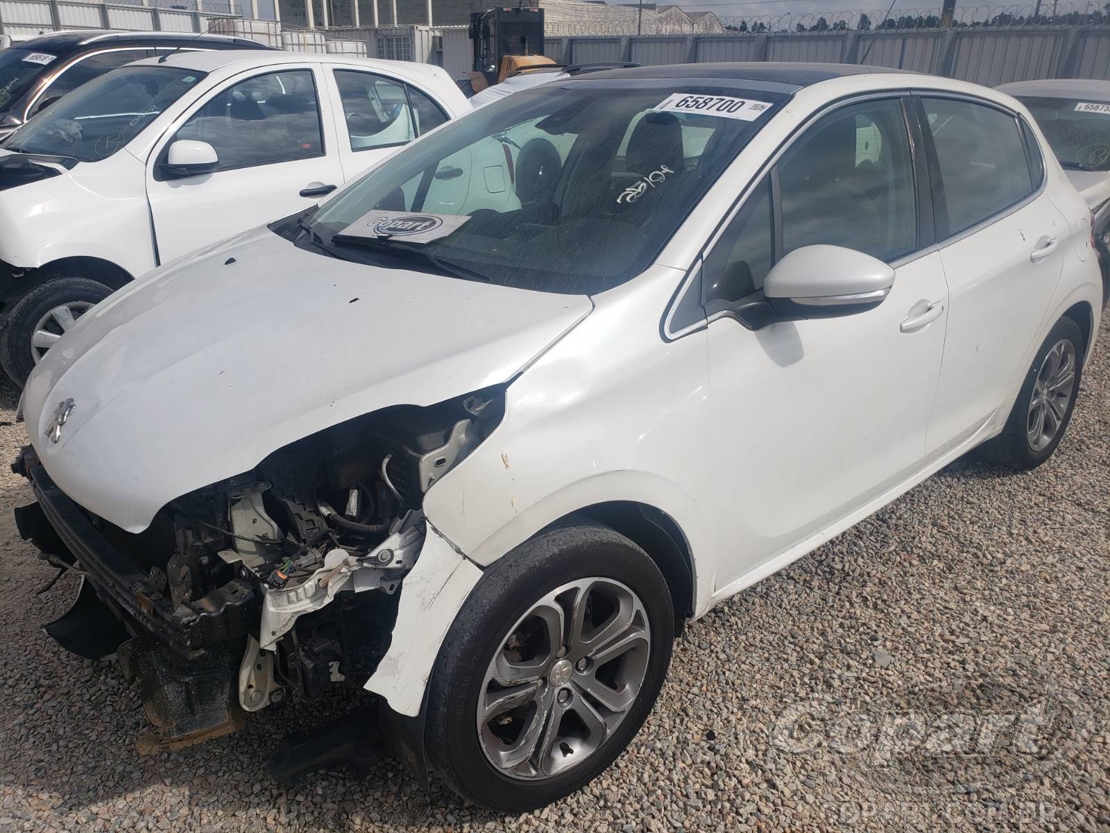 Foto 2: 2014 PEUGEOT 208