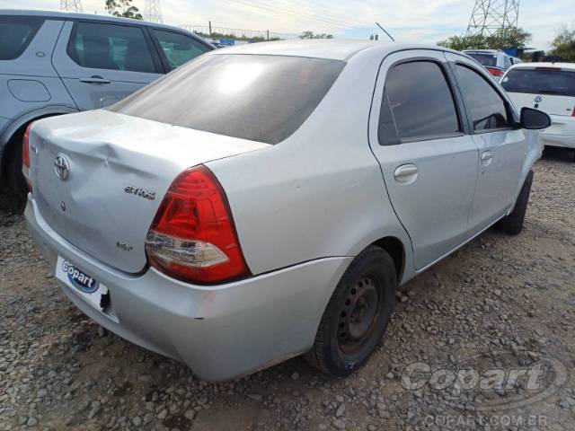 2015 TOYOTA ETIOS SEDA 