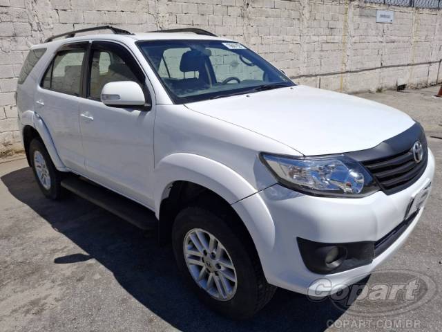 2013 TOYOTA HILUX SW4 
