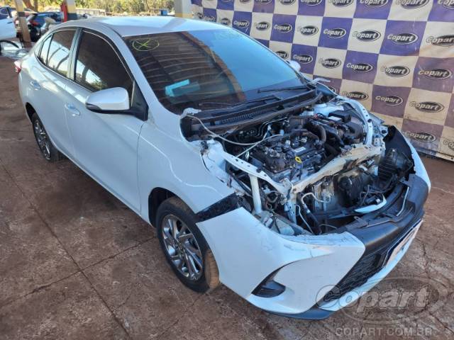 2024 TOYOTA YARIS SEDA 