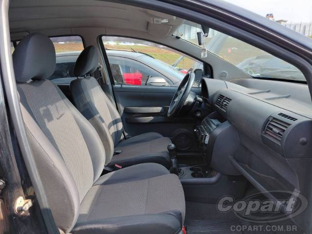 2006 VOLKSWAGEN FOX 