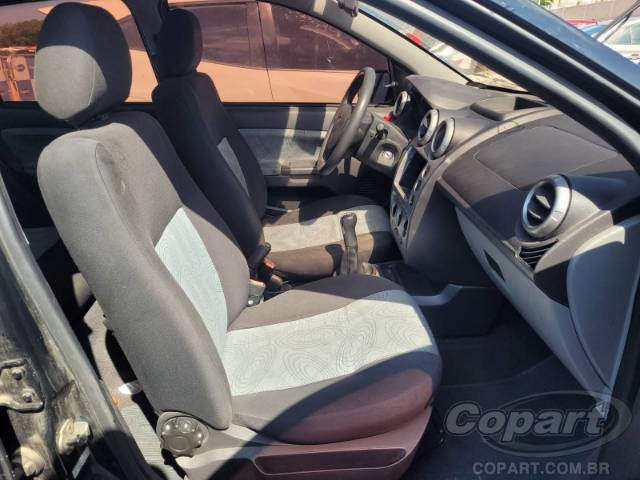 2009 FORD FIESTA SEDAN 