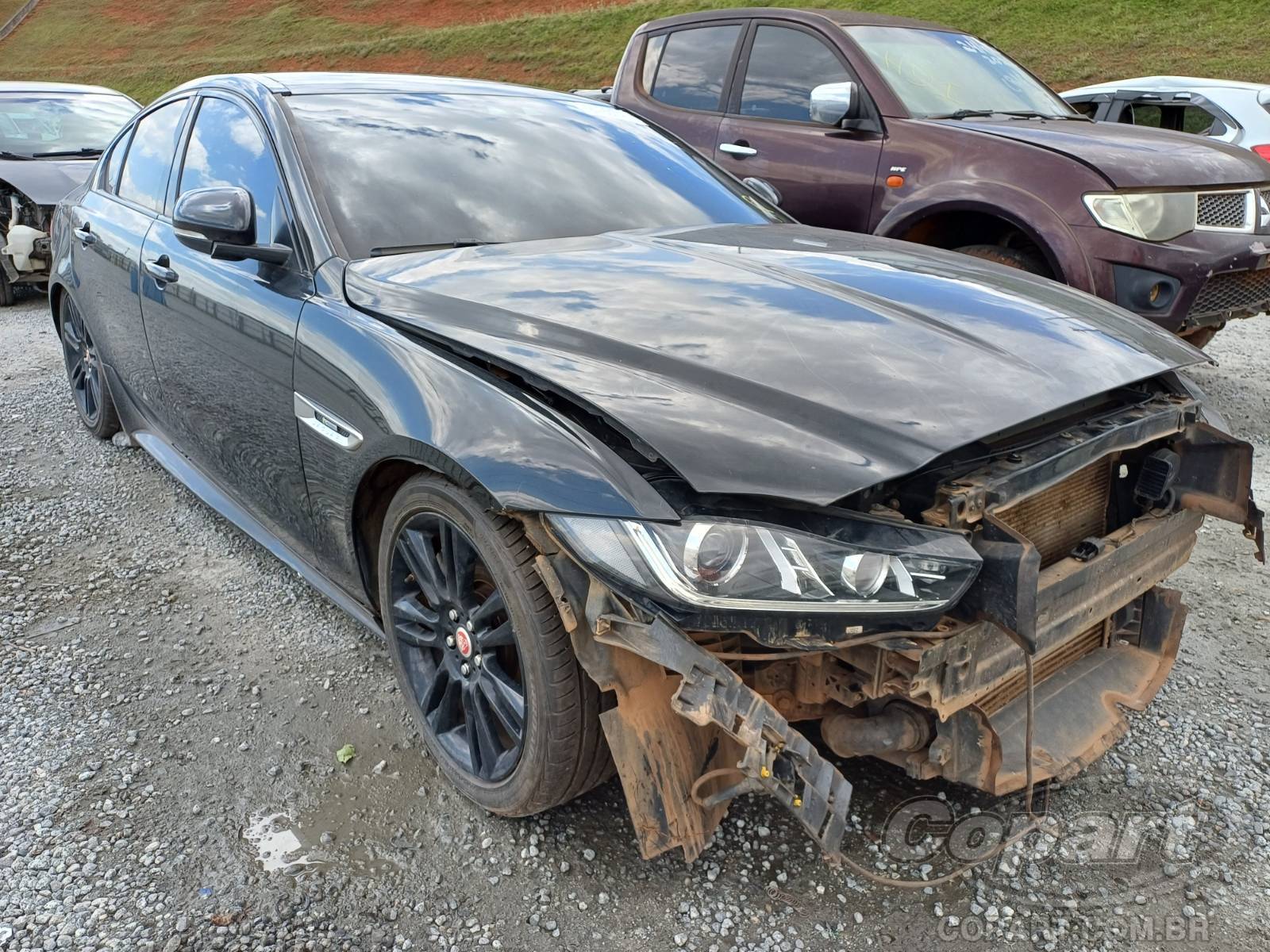 Veículo Jaguar XE Jaguar XE R-SPORT 2.0 16V GTDI Turbo 2017 Médio Monta 2017 em leilão