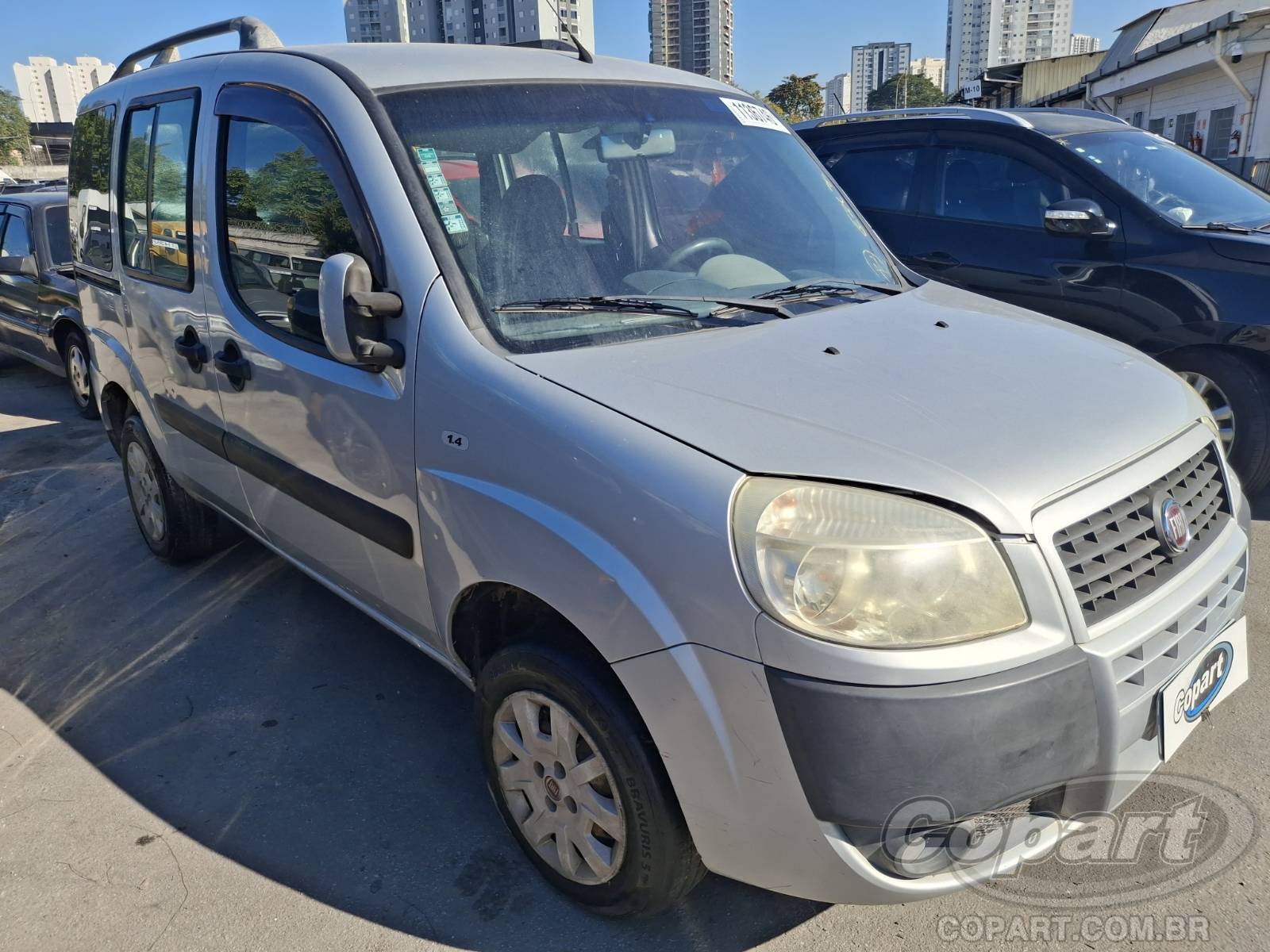 Fiat Doblo 2011 em leilão — SP