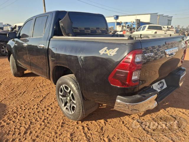 2021 TOYOTA HILUX CD 
