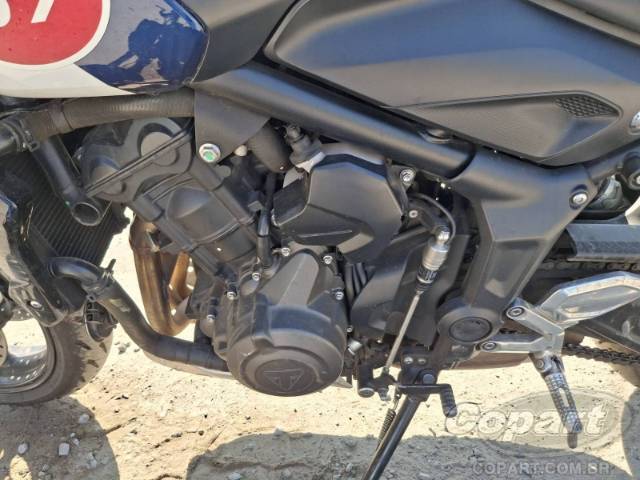 2025 TRIUMPH TRIDENT 