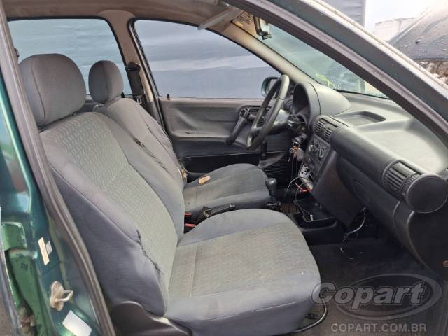 2001 CHEVROLET CORSA 