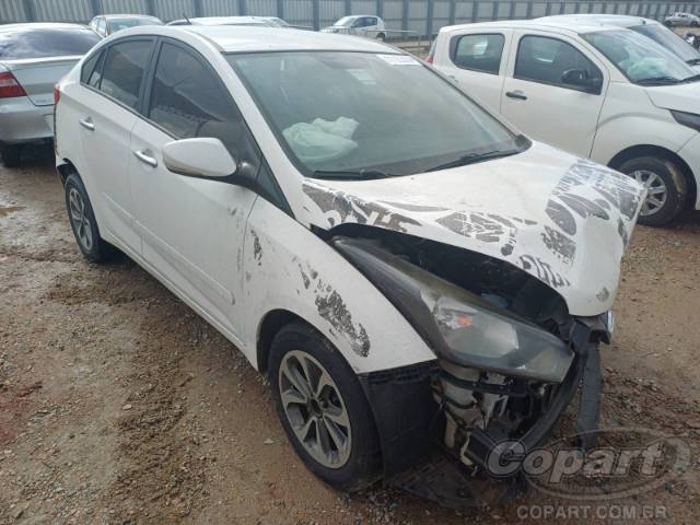 2015 HYUNDAI HB20S 