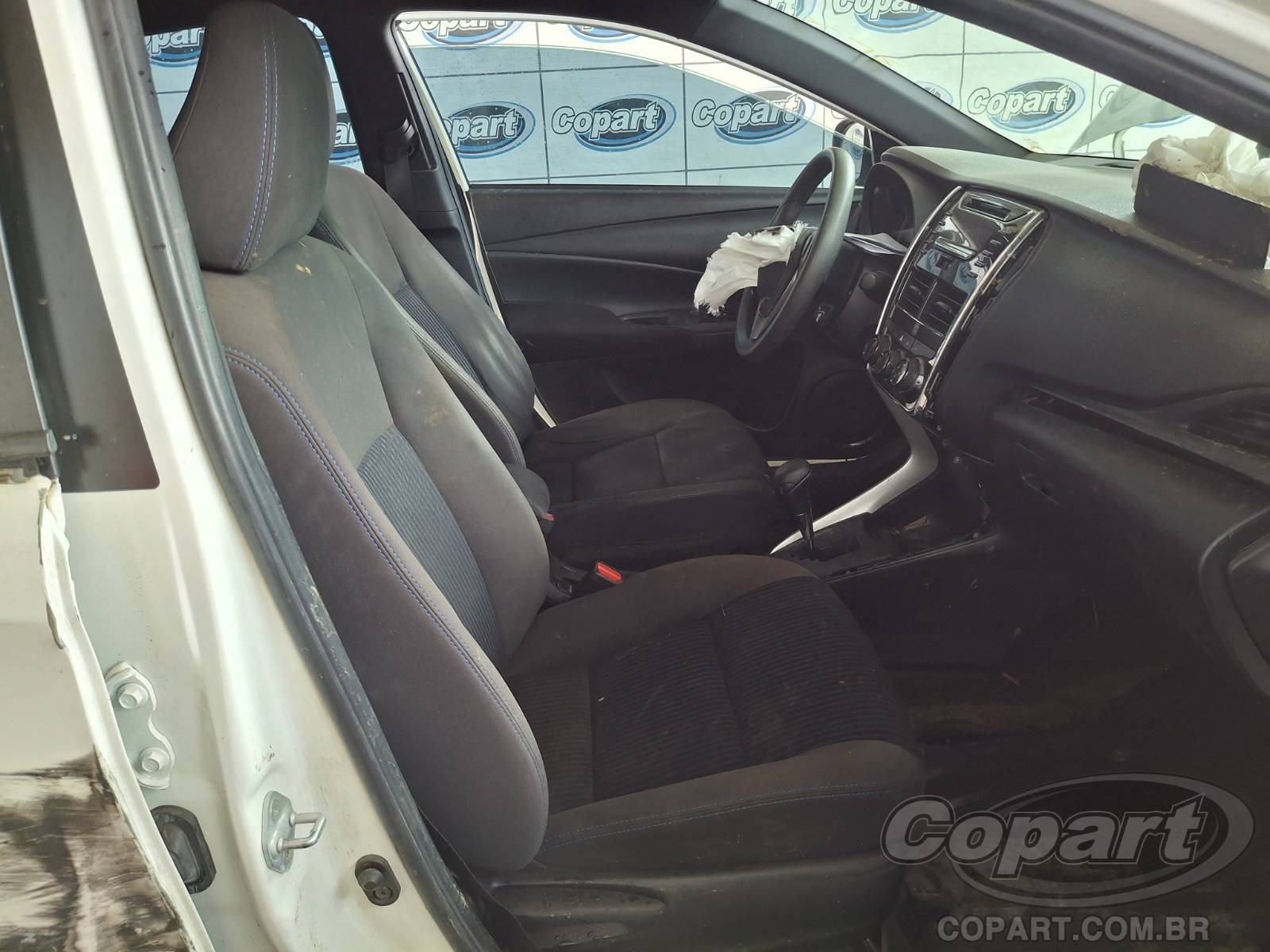 2020 TOYOTA YARIS — foto 5 de 10