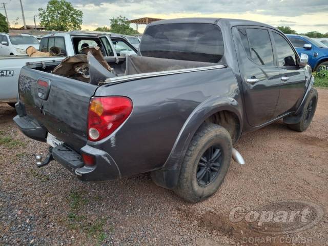 2015 MITSUBISHI L200 TRITON 